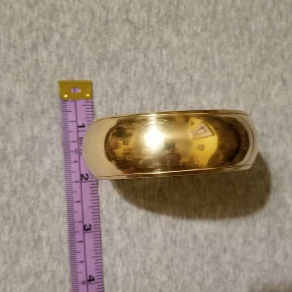 Shinny, wide, brass bangle bracelet, handmade in India, vintage 80s, handmade - Picture 8 of 9